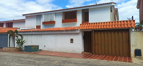 Casa-quinta En Venta Av.fuerzas Armadas Zona Norte Maracaibo