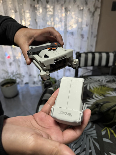 DJI Batería De Vuelo Inteligente Para Mini 4 Pro – Autonomía De 34 Minutos, Batería De Alto Rendimiento Para Drones, Diseñada Para Vuelos Largos