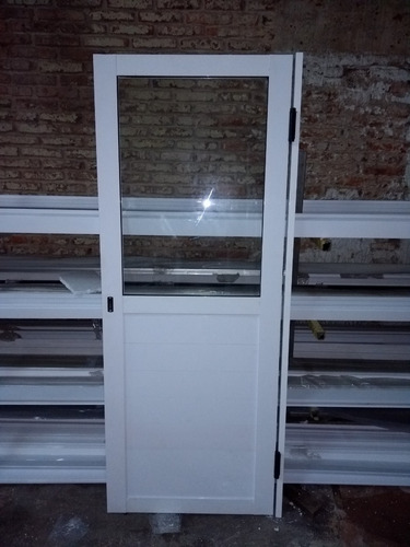 Imagen 2 de 4 de Puerta Aluminio Blanco 1/2 Vidrio Entero 80x200 C/cerradura