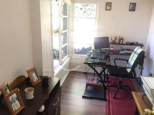 Casa En Venta De 5 Dorm. En Lo Barnechea
