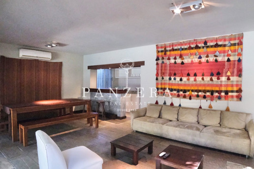 Imagen 15 de 26 de Casa De 5 Dormitorios Con Gran Jardín Y Piscina En Carrasco Sur