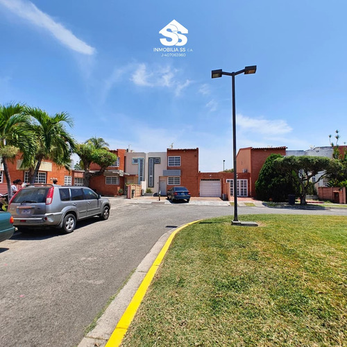 Se Vende Hermosa Casa En Urb. Aramagua Country - Maracay