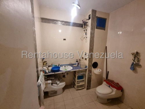 Ana Karina Molleja Vende Amplio Apartamento Zona Este Barquisimeto, Lara/ Akm