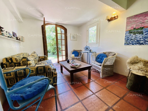 Venta De Casa 5 Dormitorios En Pinares, Punta Del Este-ref:30538