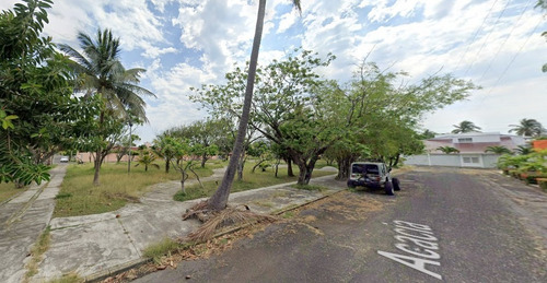 Casa En Venta, Frac. Floresta, Veracruz, Veracruz. 4 Recamaras, 3 Baños, 2 Estacionamientos. ¡¡¡ Remate Bancario !!! -jmjc9