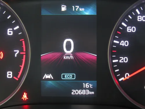 Kia Stonic 1.0 Zenith Hybrid MT