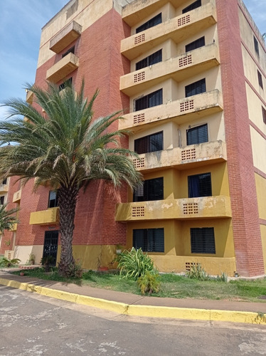 Imagen 1 de 10 de Apartamento En Alquiler, Semiamoblado.