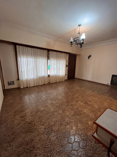 Chalet 4 Ambientes, Garage Y Parque
