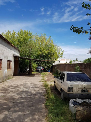 Venta De Galpón Ubicado Sobre Calle J.m. De Estrada Y Dastug