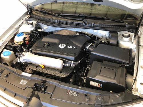 Volkswagen Bora 1.8 Highline T 180cv Cuero 2008