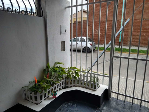 Casa 4 Ambientes Barrio Almirante Brown (villa Lugano), Bergantìn Balcarce 6060 - Villa Lugano Se Acepta Permuta.