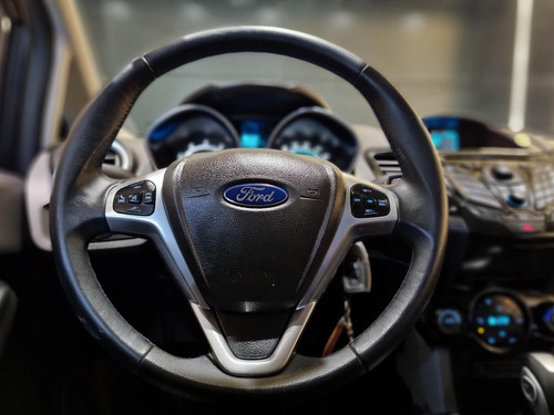 Ford Fiesta TITANIUM 1.6 16V Flex Automático.