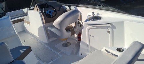 Imagen 4 de 11 de Araucan 225 Mercury Verado 200hp 4t