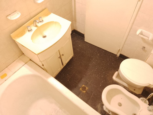 1 Amb Juncal 1695 (barrio: Recoleta)