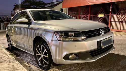 Imagem 2 de 13 de Volkswagen Jetta 2013 2.0 Comfortline Flex 4p Automática