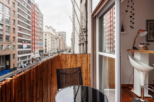 Imagen 25 de 30 de Departamento De 1 Ambiente - Con Balcón En Buenos Aires Centro - Av. Corrientes Y Casi Florida - A Metros De Subterráneo - Cerca De Obelisco - Alquiler Para Turismo Por Día Para 2 Personas