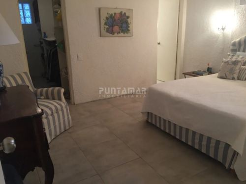 Moderna Casa En Venta En El Chorro A Metros Del Mar