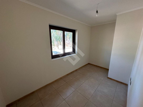 Arriendo En Tlgte Casa 3d 3b Con Piscina Y Riego En 1000 Mts
