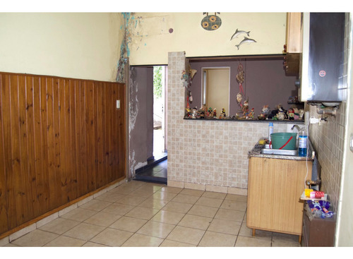 Venta Casa Multi-vivienda (2 Casas De 2 Dorm. + Comercio) Apta Credito