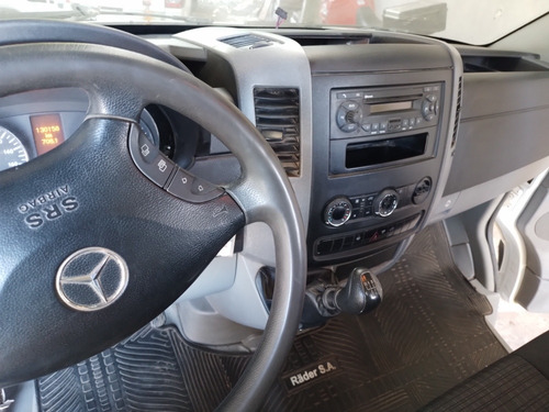 Imagen 11 de 20 de Mercedes-benz Sprinter 2016 2.1 415 Combi 3665 150cv 15+1 Te