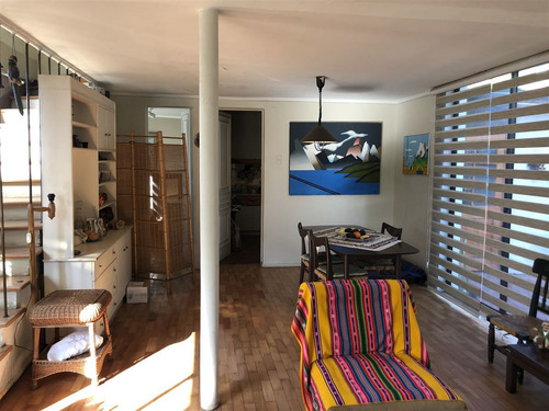 Casa En Venta De 5 Dorm. En Ñuñoa