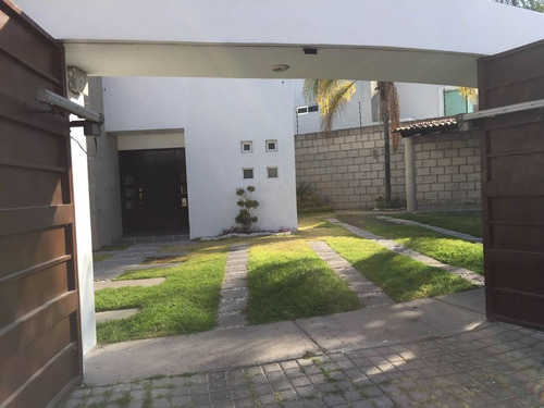 Imagen 3 de 16 de Casa Estilo Californiano Moderno