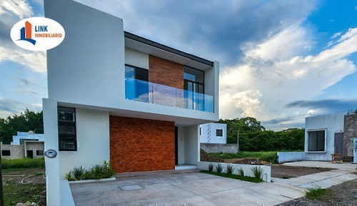 Hermosa Casa Nueva En Venta En Fraccionamiento Real De Comal