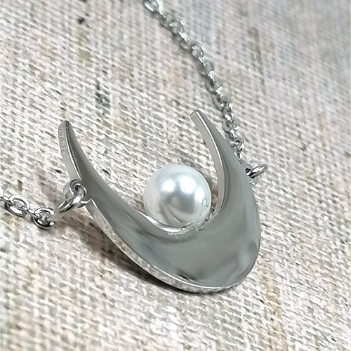 Imagen 4 de 8 de Pulsera Mujer Acero Inoxidable Luna Perla Plateada Regalo