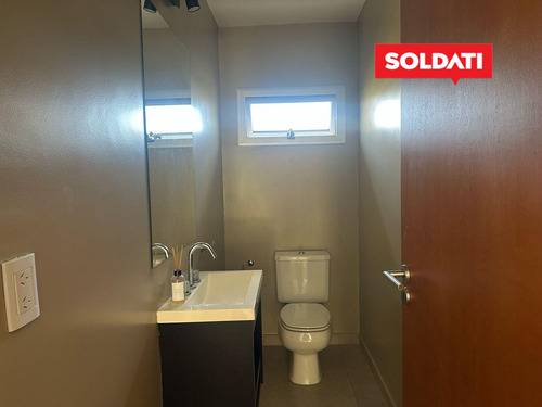 Venta 3 Cuartos Y Escritorio. Pileta, Parrilla, Piscina.