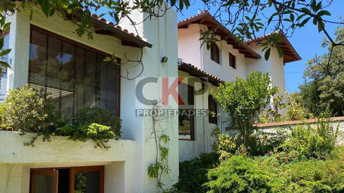 Gran Casa Con Parque Privado En Santo Domingo
