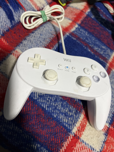 Control Pro Controller Nintendo Wii Original (Reacondicionado)