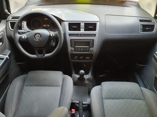 Imagen 5 de 8 de Volkswagen Suran Confortline 1.6 2015