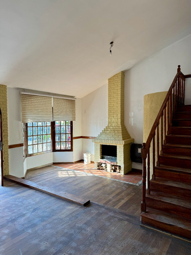 Venta Chalet 4 Ambientes Con Pileta En El Palomar!