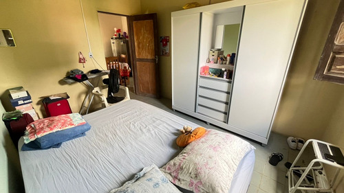 Casa De 6 Cômodos Com Área Livre