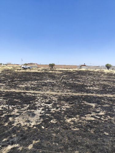 Terreno Amplio 1,142 M2, Perfecto Para Casa De Campo, A 15 Min. De Tercer Anillo Y Salida A San Luis