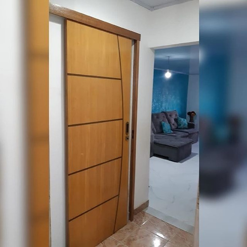 Porta De Correr Com Trilho De Madeira Folha Frisada C/fechad