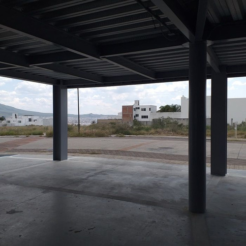 Oficina En Renta Milenio Iii Queretaro Piso 1