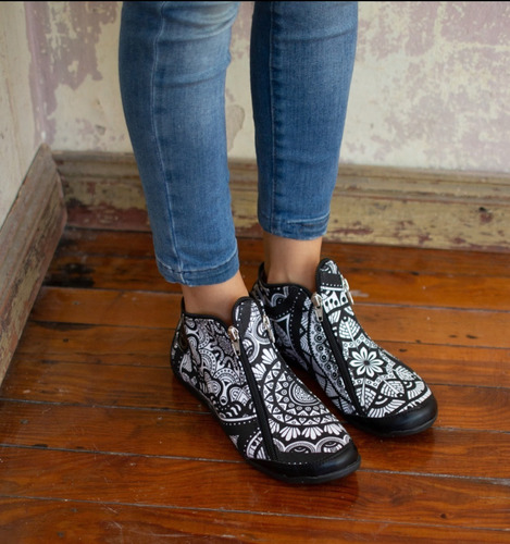 Zapatillas De Diseño Urbano Exclusivas Con Toda La Onda