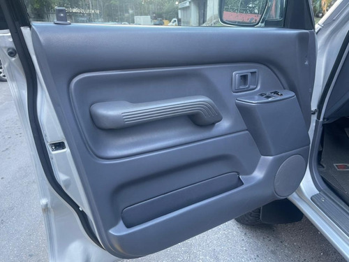 Imagen 8 de 12 de Toyota Meru 4x4