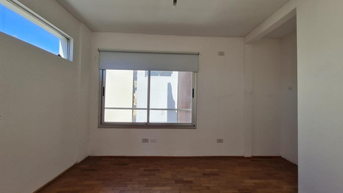 Imagen 13 de 19 de Moderno Duplex + Cochera Doble En Chaca Todo Luz Y Sol