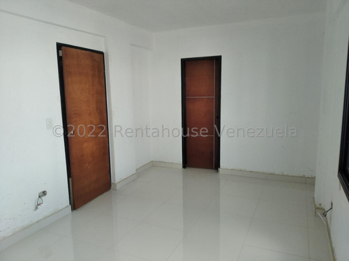 José Trivero Vende Hermosa Casa Duplex Ubicada En Cabudare
