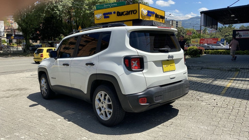 Imagen 5 de 17 de Jeep Renegade Sport Plus 2022