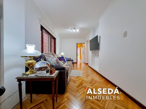 Casa En Venta Rosario Zona Sur Cochera, Jardin Y Pileta.