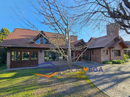 Casa En Venta Y/o Alquiler En Country Banco Provincia, Francisco Alvarez Moreno