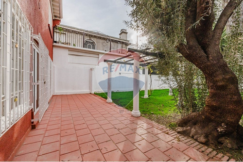 Casa Con Uso Habitacional Y Comercial En Ñuñoa