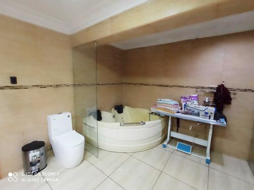 Casa En Venta, 5 Estacionamientos, El Parrón. (93659)