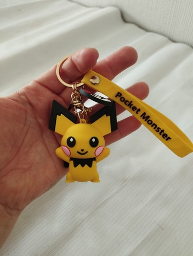Llavero Pokémon Pichu + 10 Mini Figuras Y Set Stickers 