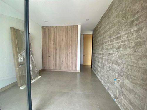 Moderna Casa Nueva En Venta 5 D En Suite Más Servicios.