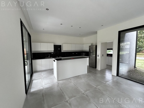 Venta - Casa A Estrenar / Barrio San Joaquin / Exaltación De La Cruz