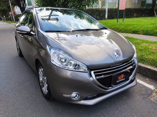 Peugeot 208 2014 1.6 Allure